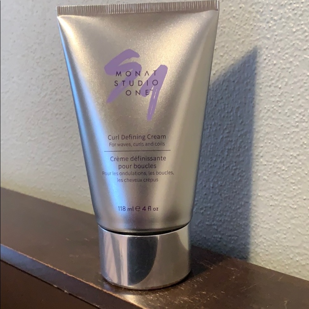 MONAT curl defining cream